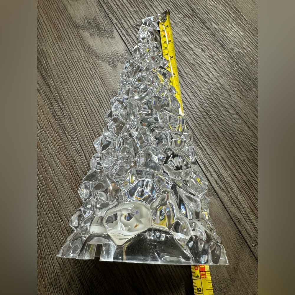Plastic/Resin Color Changing Christmas Tree - Picture 10 of 11
